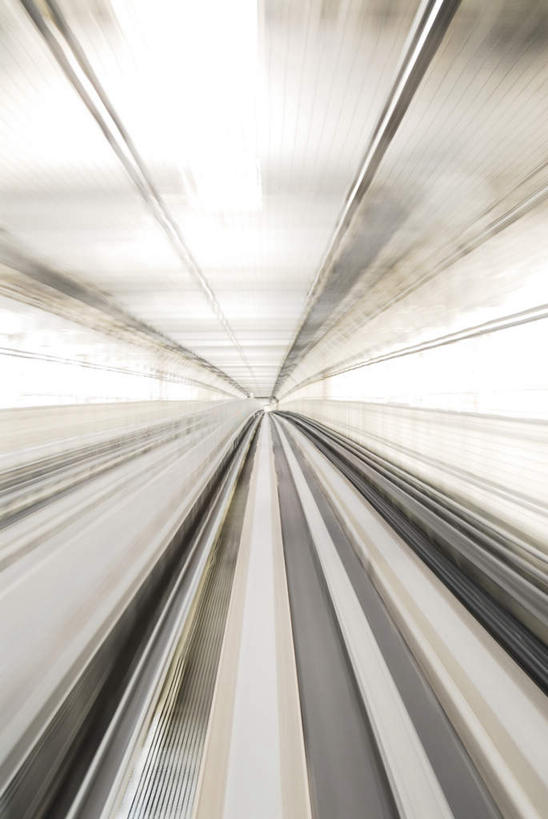 无人,竖图,室内,白天,正面,旅游,度假,地铁,东京,日本,亚洲,阴影,光线,隧道,影子,墙,轨道交通,娱乐,墙壁,墙面,阳光,享受,休闲,闪耀,放松,耀眼,明亮,东亚,本州,关东地方,本州岛,日本国,东京都,彩图,地铁机动车,地下铁,轻轨