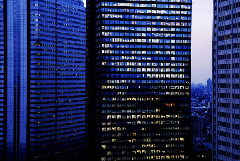 无人,高楼大厦,横图,室外,夜晚,正面,度假,美景,窗户,城市风光,城市,大厦,建筑,摩天大楼,夜景,照明,东京,日本,亚洲,一排,许多,整齐,壁灯,景观,灯光,新宿,娱乐,玻璃窗,灯,排列,蓝色,蓝天,天空,灯具,天,享受,休闲,景色,放松,照亮,照明设备,队列,东亚,本州,关东地方,本州岛,日本国,东京都,新宿区,县厅,东京市,彩图,大楼,高层建筑,高楼,摩天楼