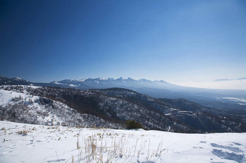 无人,横图,俯视,航拍,室外,白天,旅游,度假,美景,山,树林,雪,植物,雾,大雪,富山县,日本,亚洲,许多,阴影,朦胧,模糊,光线,影子,积雪,景观,山峰,雪景,冬季,冬天,山峦,娱乐,树,树木,蓝色,绿色,蓝天,天空,阳光,自然,天,享受,休闲,景色,放松,寒冷,生长,晴朗,成长,迷雾,鸟瞰,自然风光,东亚,本州,万里无云,本州岛,日本国,中部地方,严寒,富山,大雾,晴空,晴空万里,彩图,高角度拍摄