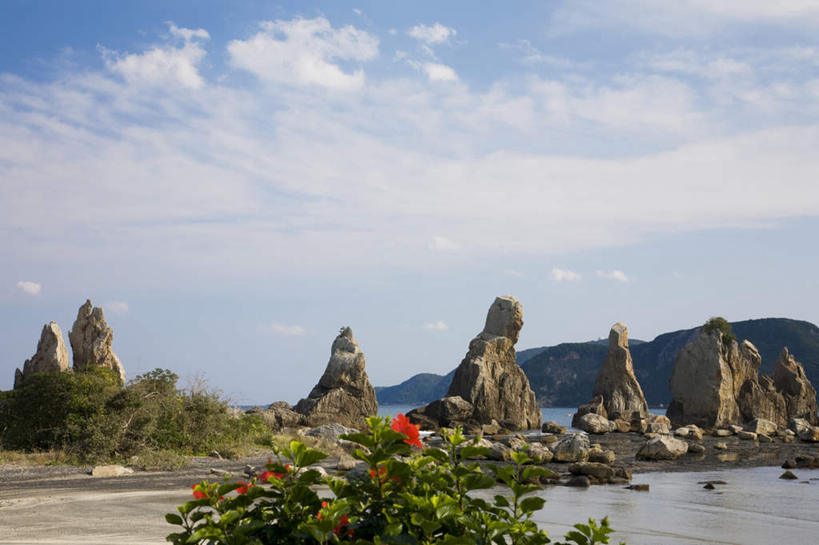 无人,横图,室外,白天,仰视,旅游,度假,海浪,海洋,花海,花圃,石头,美景,山,山脉,树林,植物,杜鹃花,叶子,日本,亚洲,许多,盛开,石子,景观,浪花,山峰,云,云朵,杜鹃,绿叶,山峦,花蕾,云彩,娱乐,花,花瓣,花朵,花卉,鲜花,树,树木,蓝色,绿色,白云,蓝天,天空,自然,海水,花丛,花田,群山,天,花苞,花蕊,享受,休闲,嫩叶,景色,放松,生长,晴朗,成长,喜悦,克制,自然风光,海景,东亚,本州,本州岛,日本国,近畿地方,近畿,红杜鹃,满山红,清明花,清时,山踯躅,红踯躅,和歌山,和歌山县,节制,欣喜,山石榴,映山红,叶,叶片,大海,风浪,海,海水的波动,近岸浪,石块,涌浪,晴空,彩图,低角度拍摄