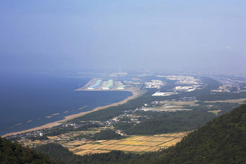 无人,家,码头,横图,俯视,航拍,室外,白天,旅游,度假,美景,山,山脉,树林,植物,港口,日本,亚洲,许多,朦胧,模糊,房屋,屋子,景观,山峰,山峦,娱乐,楼房,住宅,树,树木,蓝色,绿色,蓝天,天空,自然,群山,天,享受,休闲,景色,放松,生长,晴朗,成长,鸟瞰,自然风光,东亚,本州,万里无云,本州岛,日本国,中部地方,福井,福井县,晴空,晴空万里,彩图,高角度拍摄,房子,摆渡口,埠头,渡口,渡头,港湾,海港,货运码头,口岸,商港