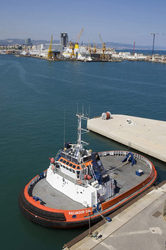 无人,家,竖图,俯视,室外,白天,旅游,度假,海浪,海洋,美景,别墅,城市风光,城市,建筑,船,西班牙,欧洲,巴塞罗那,一艘,波纹,房屋,屋子,景观,浪花,公寓,建筑群,涟漪,娱乐,建设,洋房,楼房,住宅,蓝色,蓝天,水纹,天空,海水,交通工具,波浪,天,享受,休闲,景色,放松,晴朗,南欧,载具,海景,气垫船,万里无云,首府,加泰罗尼亚,水晕,西班牙王国,大海,风浪,海,海水的波动,近岸浪,涌浪,晴空,晴空万里,彩图,高角度拍摄,房子,海港