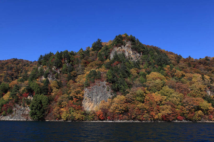无人,横图,室外,白天,仰视,旅游,度假,湖,湖泊,美景,秋季,山,山脉,树林,水,植物,日光,日本,亚洲,波纹,湖面,景观,山峰,水流,水面,涟漪,山峦,娱乐,树,树木,蓝色,绿色,蓝天,水纹,天空,自然,波浪,湖水,群山,天,享受,休闲,景色,放松,生长,晴朗,成长,自然风光,东亚,本州,万里无云,关东地方,本州岛,日本国,栃木,栃木县,水晕,日光市,晴空,晴空万里,秋,秋天,彩图,低角度拍摄