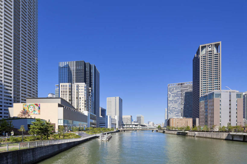 无人,高楼大厦,横图,室外,白天,仰视,度假,河流,美景,水,天际线,城市风光,城市,大厦,建筑,摩天大楼,日本,亚洲,许多,阴影,波纹,反射,影子,河水,景观,水流,涟漪,娱乐,建设,蓝色,倒影,蓝天,水纹,天空,波浪,天,享受,休闲,景色,放松,大阪,晴朗,倒映,东亚,本州,万里无云,大阪府,本州岛,日本国,近畿地方,近畿,水晕,反照,晴空,晴空万里,彩图,低角度拍摄,大楼,高层建筑,高楼,摩天楼