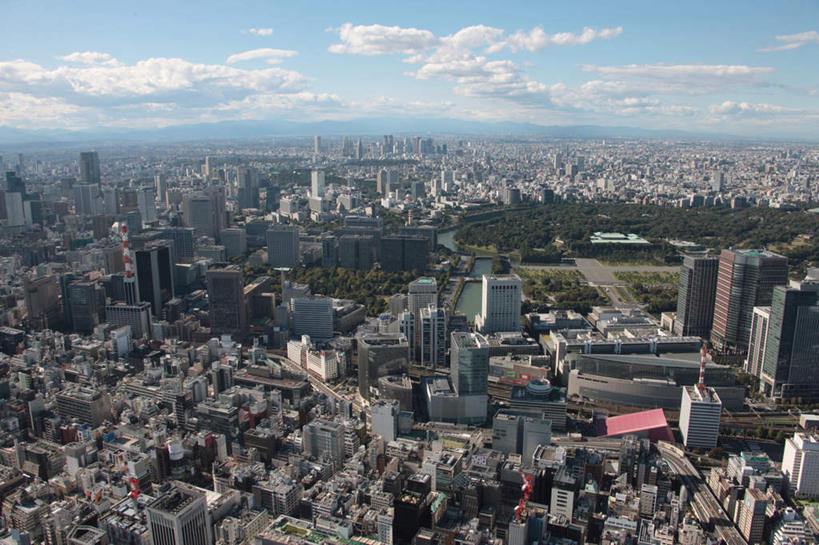 无人,高楼大厦,横图,全景,俯视,航拍,室外,白天,度假,美景,树林,天际线,植物,城市风光,城市,大厦,道路,建筑,路,摩天大楼,公路,汽车,东京,日本,亚洲,阴影,朦胧,模糊,光线,影子,景观,云,云朵,建筑群,交通,中央区,云彩,娱乐,建设,车,树,树木,蓝色,绿色,白云,蓝天,天空,阳光,自然,交通工具,轿车,天,享受,休闲,景色,放松,生长,晴朗,成长,鸟瞰,载具,东亚,本州,关东地方,本州岛,日本国,东京都,晴空,马路,彩图,高角度拍摄,大楼,高层建筑,高楼,摩天楼