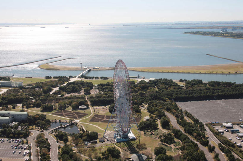 无人,家,横图,全景,俯视,航拍,室外,白天,旅游,度假,草地,草坪,海浪,海洋,美景,树林,天际线,植物,别墅,城市风光,城市,道路,建筑,路,公路,东京,日本,亚洲,阴影,光线,影子,房屋,屋子,景观,浪花,水平线,云,云朵,公寓,建筑群,摩天轮,辽阔,交通,海平线,云彩,娱乐,建设,洋房,楼房,住宅,草,树,树木,蓝色,绿色,白云,蓝天,天空,阳光,自然,海水,天,享受,休闲,广阔,景色,放松,生长,晴朗,成长,一望无际,鸟瞰,海景,东亚,本州,关东地方,本州岛,日本国,东京都,无边无际,一马平川,大海,海,海水的波动,晴空,马路,彩图,高角度拍摄,房子,水天相接,水天一线