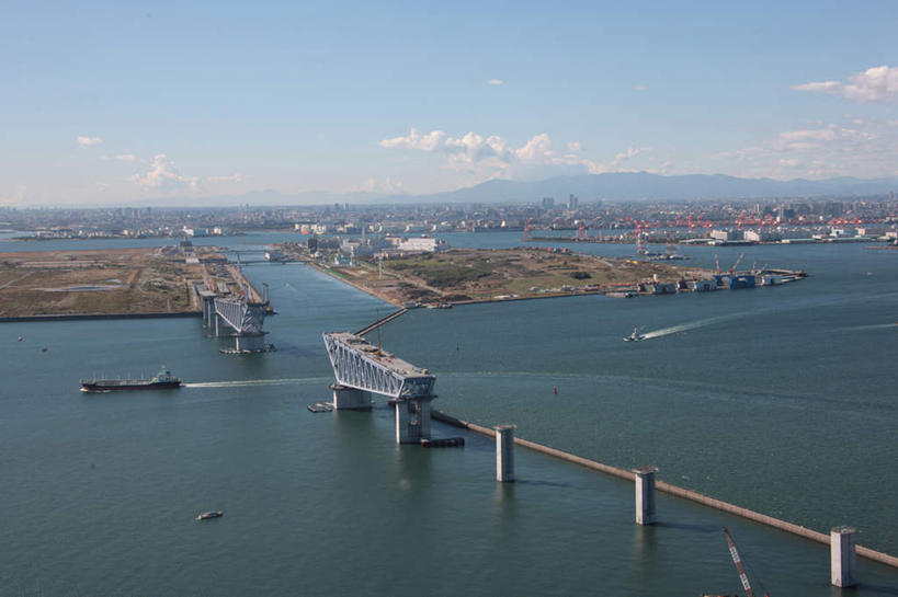 无人,家,横图,全景,俯视,航拍,室外,白天,旅游,度假,草地,草坪,海浪,海洋,美景,天际线,植物,别墅,城市风光,城市,大桥,道路,建筑,立交桥,路,轮船,桥梁,公路,船,东京,日本,亚洲,阴影,光线,影子,房屋,屋子,景观,浪花,水平线,云,云朵,高架,公寓,建筑群,桥,辽阔,交通,海平线,江东区,云彩,娱乐,建设,洋房,楼房,住宅,草,蓝色,绿色,白云,蓝天,天空,阳光,自然,海水,交通工具,天,享受,休闲,广阔,景色,放松,生长,晴朗,成长,一望无际,鸟瞰,载具,海景,东亚,本州,关东地方,本州岛,日本国,东京都,无边无际,一马平川,大海,海,海水的波动,晴空,马路,彩图,高角度拍摄,房子,水天相接,水天一线