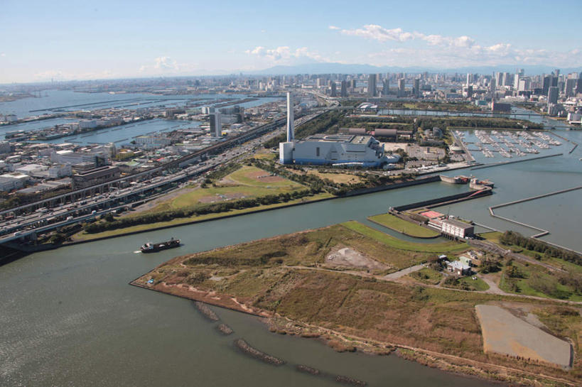 无人,家,横图,全景,俯视,航拍,室外,白天,旅游,度假,草地,草坪,海浪,海洋,美景,天际线,植物,别墅,城市风光,城市,大桥,道路,建筑,立交桥,路,轮船,桥梁,公路,船,汽车,东京,日本,亚洲,阴影,光线,影子,房屋,屋子,景观,浪花,水平线,云,云朵,高架,公寓,建筑群,桥,辽阔,交通,海平线,江东区,云彩,娱乐,建设,洋房,楼房,住宅,车,草,蓝色,绿色,白云,蓝天,天空,阳光,自然,海水,交通工具,轿车,天,享受,休闲,广阔,景色,放松,生长,晴朗,成长,一望无际,鸟瞰,载具,海景,东亚,本州,关东地方,本州岛,日本国,东京都,无边无际,一马平川,大海,海,海水的波动,晴空,马路,彩图,高角度拍摄,房子,水天相接,水天一线