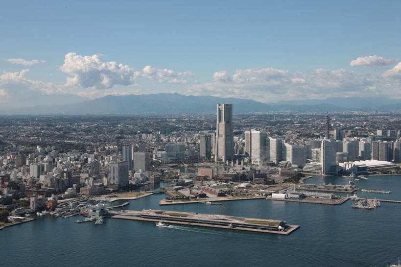 无人,码头,横图,全景,俯视,航拍,室外,白天,度假,海洋,美景,天际线,城市风光,城市,港口,轮船,船,神奈川,日本,亚洲,阴影,光线,影子,地平线,景观,辽阔,地面,神奈川县,娱乐,蓝色,蓝天,天空,阳光,海水,交通工具,天,享受,休闲,景色,放松,晴朗,一望无际,鸟瞰,载具,延伸,海景,东亚,本州,万里无云,关东地方,本州岛,日本国,天地相交,大海,海,海水的波动,晴空,晴空万里,彩图,高角度拍摄,摆渡口,埠头,渡口,渡头,港湾,海港,货运码头,口岸,商港