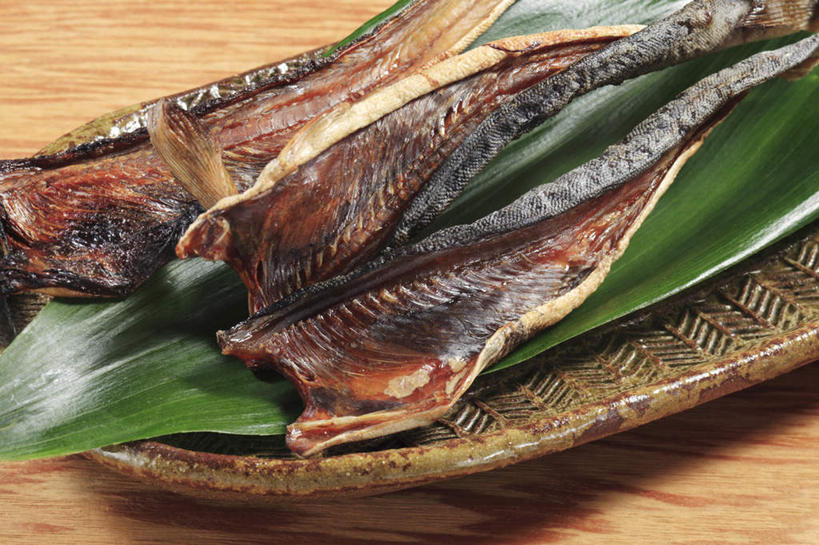 海鲜,无人,横图,俯视,室内,特写,白天,烹饪,餐桌,桌面,桌子,餐具,叶子,托盘,秋刀鱼,鱼,碟子,盘,日本料理,料理,食品,绿叶,水产,菜肴,美食,鱼类,海洋生物,食物,盘子,碟,日式料理,日式,嫩叶,摄影,佳肴,影棚,竹刀鱼,餐台,刀鱼,水生动物,海产品,水生物,海底动物,叶,叶片,彩图,高角度拍摄,影棚拍摄,拍摄