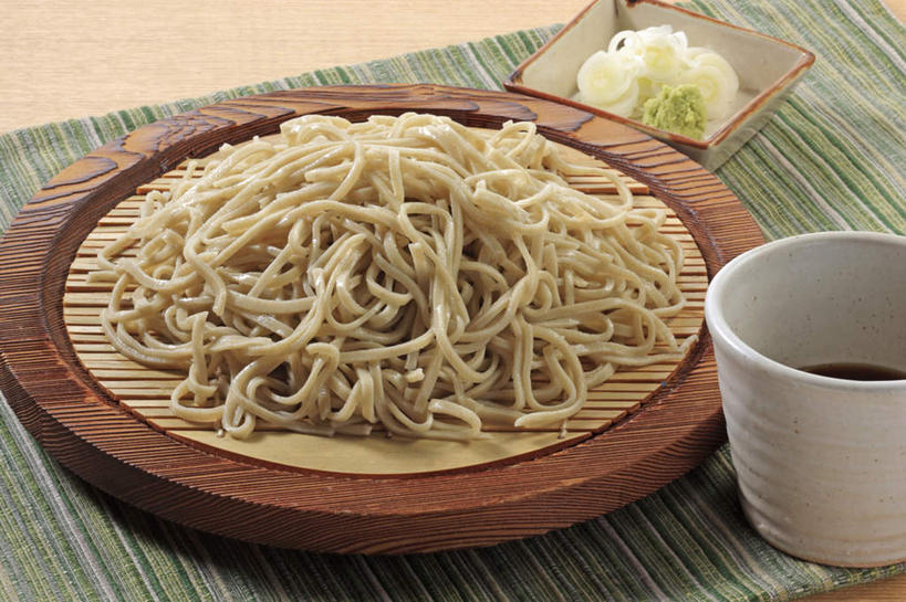 面食,面条,芥末,无人,横图,俯视,室内,特写,白天,烹饪,餐桌,桌面,桌子,蔬菜,餐具,碟子,盘,葱,青葱,调料,酱汁,面,日本料理,料理,食品,调味品,调味料,拉面,菜肴,美食,食物,盘子,碟,日式料理,日式,摄影,荞麦面,佳肴,影棚,餐台,山葵,泽山葵,溪山葵,芥子末,山嵛菜,芥辣粉,哇沙比,辣根,彩图,高角度拍摄,影棚拍摄,拍摄