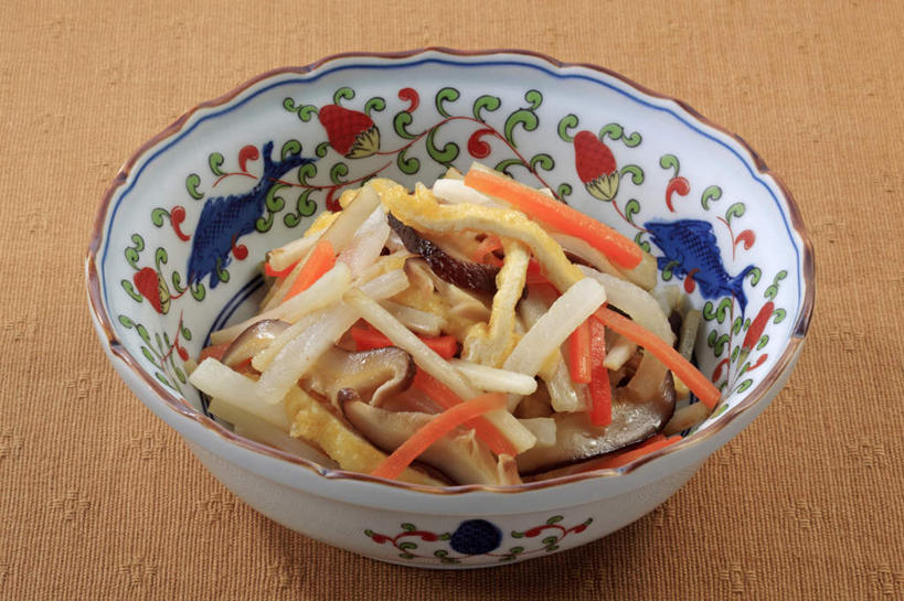 无人,横图,俯视,室内,特写,白天,烹饪,餐桌,桌面,桌子,萝卜,胡萝卜,白萝卜,蔬菜,餐具,一堆,许多,堆叠,堆积,新鲜,菌菇,蘑菇,日本料理,料理,食品,菌类,菜肴,美食,食物,碗,日式料理,日式,食用菌,摄影,佳肴,有机食品,绿色食品,影棚,餐台,堆,进餐用具,烹调用具,莱菔,红萝卜,甘荀,彩图,高角度拍摄,影棚拍摄,拍摄