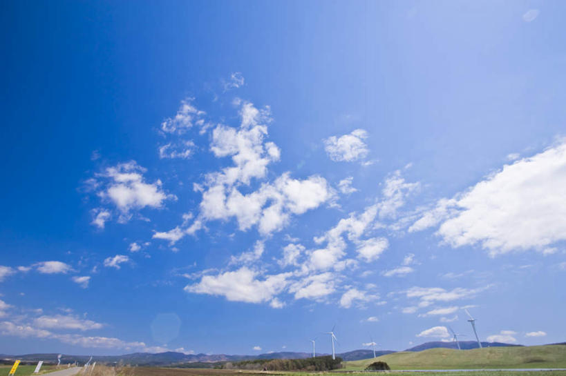 无人,横图,全景,室外,白天,正面,旅游,度假,农业,风力发电机,美景,山,山脉,天际线,风车,日本,亚洲,一排,许多,环保,整齐,电力,地平线,景观,山峰,云,云朵,辽阔,地面,山峦,云彩,娱乐,设备,排列,蓝色,白云,蓝天,天空,自然,群山,天,享受,休闲,发电,机械,景色,放松,工业,能源,晴朗,一望无际,资源,风力机,队列,自然风光,延伸,利用,低碳,东亚,本州,本州岛,日本国,天地相交,青森,青森县,东北地方,风力发电,晴空,彩图