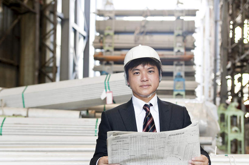 东方人,一个人,商务人士,工厂,站,横图,室内,白天,正面,衬衫,阅读,建材,报纸,亚洲,仅一个男性,仅一个人,一堆,许多,握,学习,堆叠,堆积,套装,拿,拿着,注视,黄种人,仅一个年轻男性,观察,看,站着,钢管,浏览,握着,观看,堆,察看,关注,商务装,工薪阶层,男人,男性,年轻男性,亚洲人,白领,上班族,站立,半身,彩图,衬衣,工地,制造厂