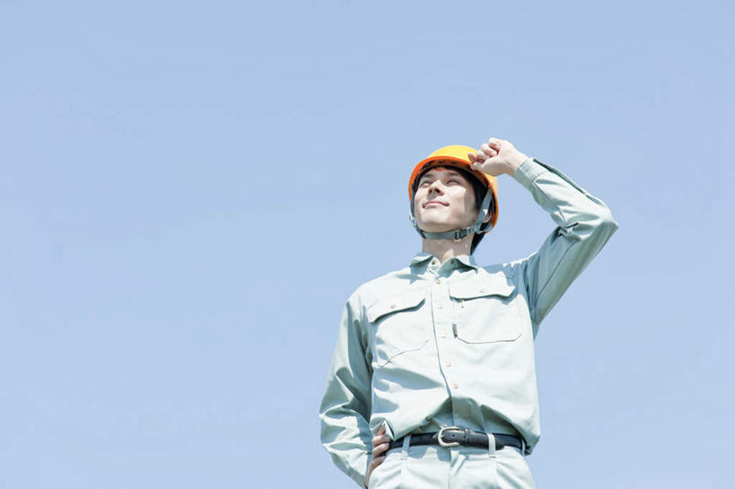 东方人,一个人,站,举,横图,室外,白天,仰视,帽子,亚洲,仅一个男性,仅一个人,阴影,光线,头盔,影子,注视,黄种人,手叉腰,仅一个年轻男性,黄色,蓝色,蓝天,天空,阳光,安全帽,天,叉腰,观察,看,托,站着,晴朗,观看,察看,关注,万里无云,一顶,男人,男性,年轻男性,亚洲人,晴空,晴空万里,举起,举手,举着,向上举,向上伸,向上托,站立,半身,彩图,低角度拍摄