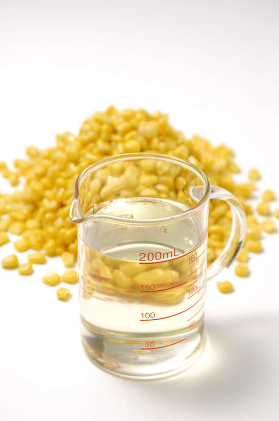 无人,竖图,俯视,室内,特写,白天,玉米,实验,仪器,水,餐桌,桌面,桌子,静物,杯子,一堆,许多,堆叠,堆积,研究,透明,分析,化学,测试,棒子,液体,水滴,玉蜀黍,量杯,玻璃制品,一个,黄色,玻璃瓶,瓶子,器皿,摄影,影棚,单个,餐台,堆,苞米,苞芦,计量,苞谷,玻璃仪器,试验耗材,实验用品,包谷,大蜀黍,番麦,薏米包,玉高粱,玉麦,珍珠米,玻璃杯,彩图,高角度拍摄,影棚拍摄,拍摄