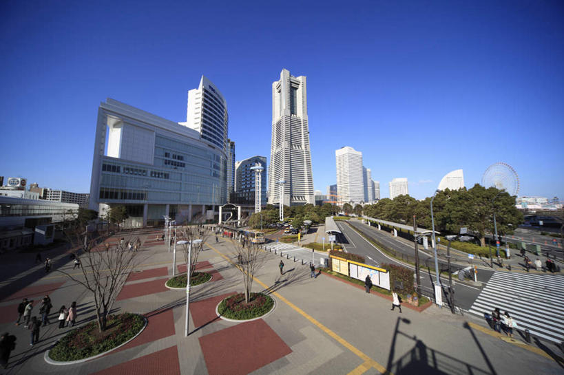 无人,高楼大厦,广场,横图,俯视,室外,白天,度假,美景,城市风光,城市,大厦,道路,建筑,路,摩天大楼,公路,神奈川,日本,亚洲,景观,分界线,停车线,交通,横滨,横滨市,神奈川县,娱乐,建设,蓝色,蓝天,天空,天,享受,休闲,景色,放松,晴朗,车行道,车行道分界线,标线,东亚,车行线,本州,万里无云,首府,关东地方,本州岛,日本国,晴空,晴空万里,马路,彩图,高角度拍摄,大楼,高层建筑,高楼,摩天楼