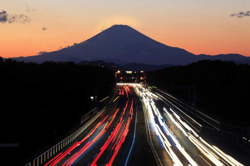 无人,横图,俯视,室外,白天,长时间曝光,旅游,度假,火山,美景,日落,树林,植物,道路,路,公路,汽车,富士山,静冈县,日本,亚洲,许多,景观,晚霞,霞光,云,云朵,交通,云彩,娱乐,车,树,树木,蓝色,绿色,白云,蓝天,天空,自然,黄昏,交通工具,轿车,天,享受,休闲,景色,彩霞,放松,生长,晴朗,成长,自然风光,载具,曝光,东亚,本州,本州岛,日本国,中部地方,静冈,山梨,山梨县,活火山,死火山,休眠火山,晴空,夕阳,马路,彩图,高角度拍摄