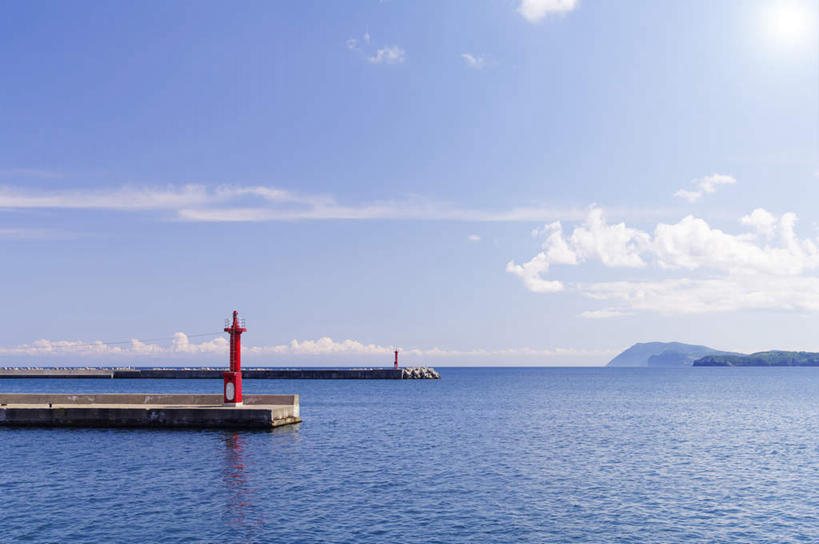 无人,横图,室外,白天,正面,旅游,度假,海浪,海洋,美景,建筑,北海道,日本,亚洲,景观,浪花,水平线,云,云朵,灯塔,海平线,云彩,娱乐,蓝色,白云,蓝天,天空,自然,海水,天,享受,休闲,景色,放松,晴朗,自然风光,修建,海景,东亚,日本国,北海道地方,北海道岛,修筑,大海,风浪,海,海水的波动,近岸浪,涌浪,晴空,彩图