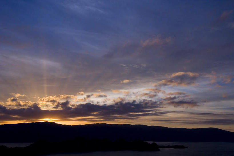 无人,横图,室外,白天,仰视,旅游,度假,湖,湖泊,美景,日落,山,山脉,水,日本,亚洲,湖面,景观,山峰,水流,水面,晚霞,霞光,山峦,娱乐,蓝色,蓝天,天空,自然,黄昏,湖水,群山,天,享受,休闲,景色,彩霞,放松,自然风光,东亚,本州,本州岛,日本国,青森,青森县,东北地方,夕阳,彩图,低角度拍摄