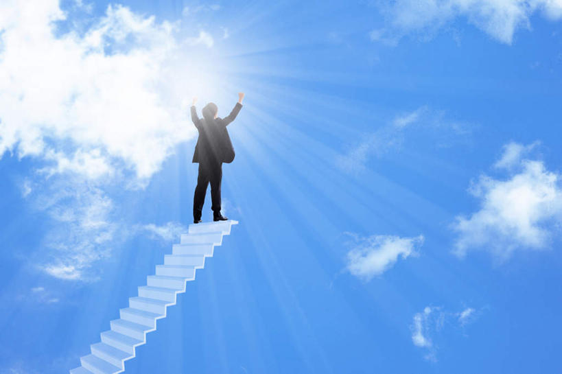 东方人,一个人,商务人士,商务男性,站,举,横图,室内,白天,正面,衬衫,楼梯,亚洲,仅一个男性,仅一个人,阴影,套装,光线,影子,阶梯,云,云朵,云彩,黄种人,台阶,仅一个年轻男性,蓝色,白云,蓝天,天空,阳光,天,托,站着,晴朗,商务装,工薪阶层,男人,男性,年轻男性,亚洲人,白领,上班族,晴空,举起,举手,举着,向上举,向上伸,向上托,站立,彩图,全身,衬衣