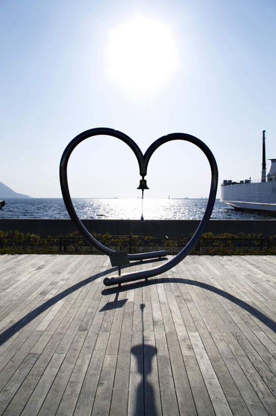 无人,竖图,室外,白天,正面,爱情,旅游,度假,美景,植物,道路,路,雕塑,北海道,日本,亚洲,爱心,艺术,装饰,雕刻,雕像,景观,云,云朵,小路,交通,浪漫,云彩,娱乐,石雕,树,树木,蓝色,绿色,白云,蓝天,天空,自然,工艺品,天,享受,休闲,温暖,温馨,心形,景色,恩爱,放松,生长,晴朗,成长,纪念,美术,和睦,自然风光,主题,陈列,东亚,日本国,北海道地方,北海道岛,功能,美学,心型,晴空,彩图,融洽