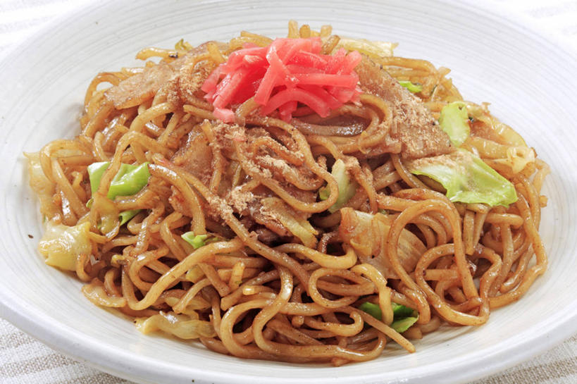 面食,面条,无人,横图,俯视,室内,特写,白天,烹饪,餐桌,桌子,餐具,阴影,反射,碟子,盘,影子,炒面,调料,酱料,酱汁,面,肉,佐料,日本料理,料理,食品,调味品,调味料,猪肉,酱,菜肴,美食,肉类,食物,一个,盘子,碟,日式料理,日式,摄影,佳肴,影棚,单个,餐台,肉食,豚肉,彩图,高角度拍摄,影棚拍摄,拍摄,日式炒面