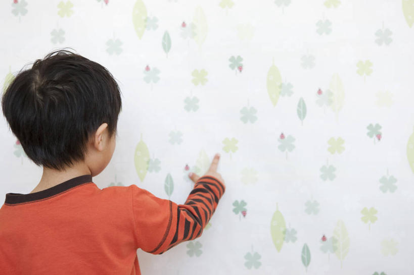 东方人,儿童,一个人,站,摸,横图,室内,白天,纯洁,壁纸,亚洲,仅一个男性,仅一个人,抚摸,阴影,服装,反射,影子,墙,休闲装,黄种人,墙壁,墙面,小孩,背面,衣服,站着,仅一个小孩,休闲,休闲服,橙色,可爱,童年,童趣,服饰,童真,烂漫,无邪,天真,男孩,男人,男性,亚洲人,孩子,墙纸,触摸,接触,站立,半身,彩图,男生