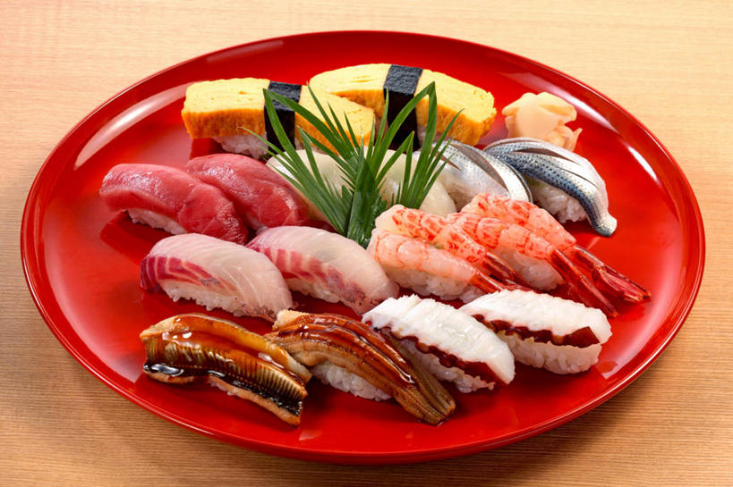 米饭,鳗鱼,寿司,无人,横图,俯视,室内,特写,白天,烹饪,桌面,桌子,鳗鲡,章鱼,餐具,叶子,指,阴影,反射,木制,碟子,盘,影子,肉,虾,鱼肉,日本料理,料理,食品,绿叶,紫菜,饭,方向,菜肴,美食,肉类,食物,红色,盘子,木制品,碟,日式料理,手势,日式,嫩叶,佳肴,石吸,死牛,望潮,坐蛸,五谷,指向,食指,醋饭,肉食,河鳗,斑节对虾,斑节虾,白鳗,青鳝,风馒,日本对虾,竹节虾,四喜饭,膜菜,索菜,坛紫菜,子菜,紫英,紫瑛,叶,叶片,石居,白鳝,八爪鱼,彩图,高角度拍摄