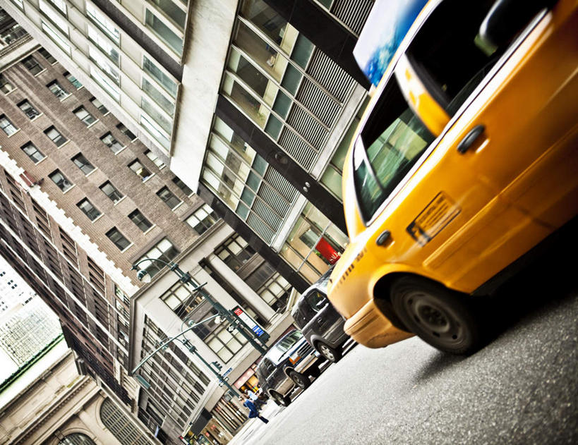 无人,高楼大厦,横图,室外,白天,仰视,度假,美景,城市风光,城市,大厦,道路,建筑,路,摩天大楼,公路,出租车,汽车,纽约,美国,阴影,光线,影子,景观,交通,娱乐,建设,车,黄色,阳光,交通工具,轿车,享受,休闲,景色,放松,北美,北美洲,载具,的士,美洲,计程车,纽约州,帝国之州,帝国州,北亚美利加洲,亚美利加洲,马路,彩图,低角度拍摄,大楼,高层建筑,高楼,摩天楼