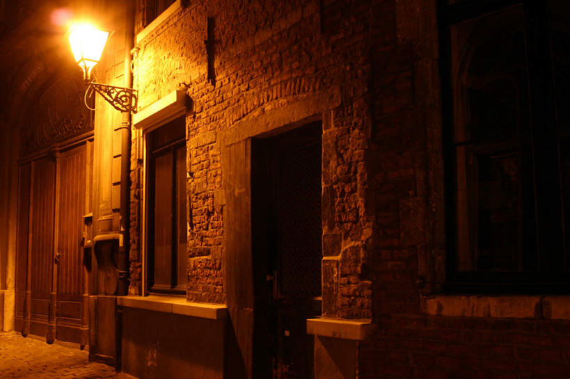 无人,家,横图,室外,夜晚,正面,度假,美景,城市风光,城市,道路,路,路灯,照明,房屋,墙,屋子,景观,小路,灯光,交通,娱乐,楼房,墙壁,墙面,住宅,灯,享受,休闲,景色,放松,照亮,照明设备,彩图,房子