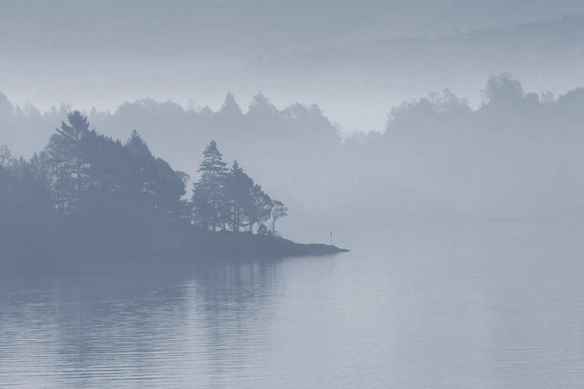 无人,横图,室外,白天,正面,旅游,度假,湖,湖泊,美景,树林,水,植物,挪威,欧洲,波纹,湖面,景观,水流,水面,涟漪,娱乐,树,树木,蓝色,绿色,蓝天,水纹,天空,自然,波浪,湖水,天,享受,休闲,景色,放松,生长,成长,斯堪的纳维亚,自然风光,北欧,斯堪的纳维亚半岛,水晕,挪威王国,彩图
