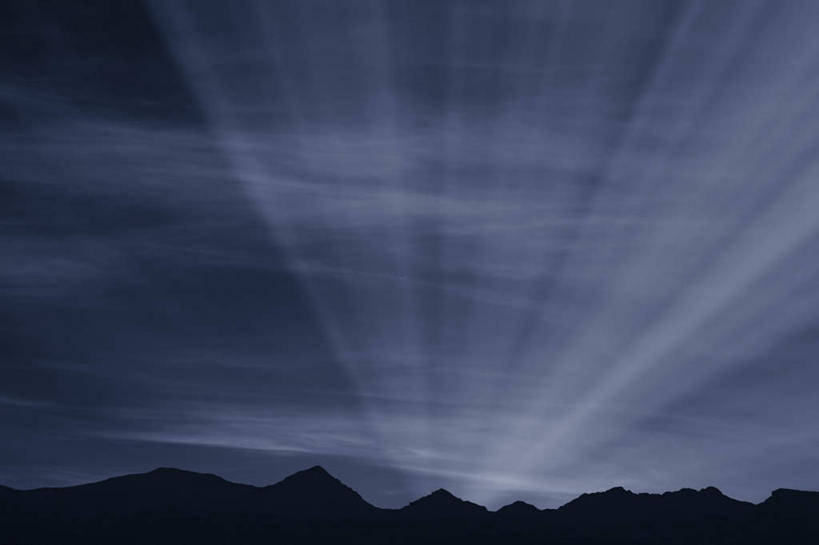 无人,横图,室外,白天,正面,旅游,度假,美景,日落,山,山脉,景观,山峰,晚霞,霞光,落日,山峦,娱乐,蓝色,蓝天,天空,自然,黄昏,群山,天,享受,休闲,景色,彩霞,放松,自然风光,夕照,夕阳,彩图,斜阳