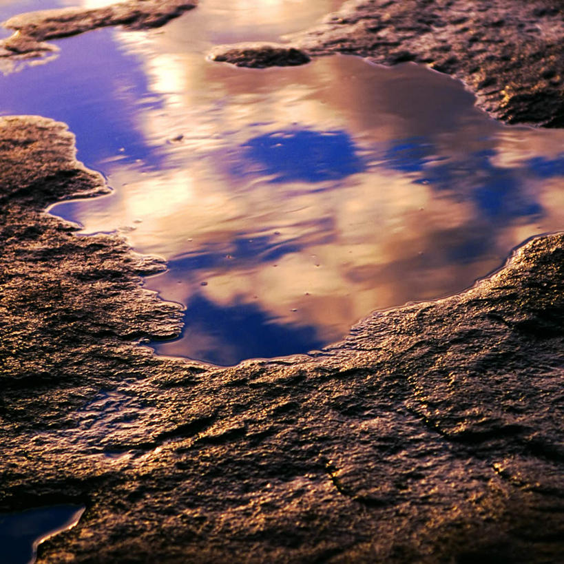 无人,方图,室外,白天,正面,旅游,度假,石头,美景,石子,景观,云,云朵,云彩,娱乐,蓝色,白云,蓝天,天空,自然,天,享受,休闲,景色,放松,晴朗,自然风光,水坑,石块,岩石,晴空,彩图