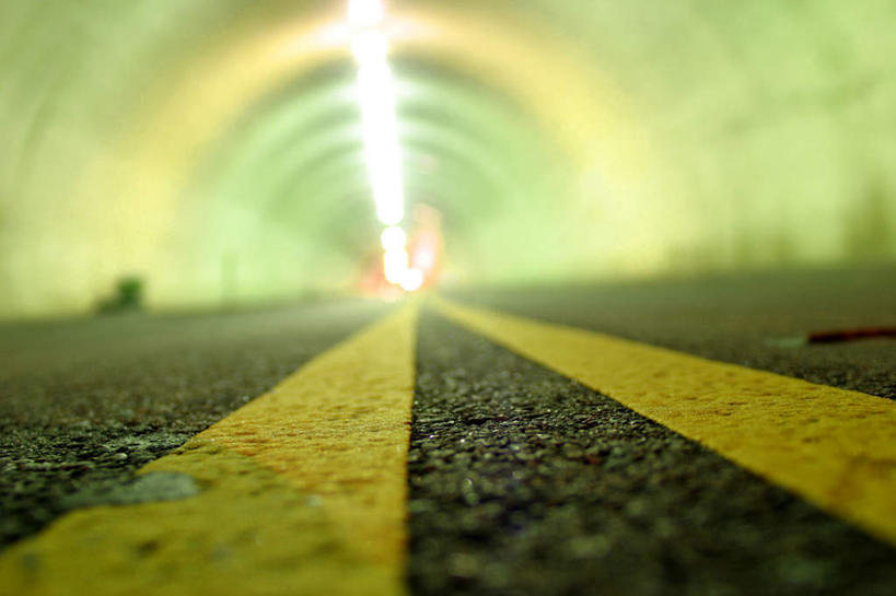 无人,横图,室内,夜晚,正面,度假,美景,城市风光,城市,道路,路,夜景,公路,美国,景观,分界线,停车线,交通,娱乐,享受,休闲,景色,放松,车行道,车行道分界线,北美,北美洲,加利福尼亚,标线,美洲,加州,车行线,加利福尼亚州,金州,黄金州,北亚美利加洲,亚美利加洲,马路,彩图