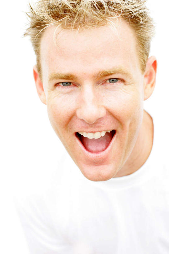 西方人,脸,头,脸颊,一个人,站,竖图,室内,白天,白色背景,正面,欧洲,欧洲人,仅一个男性,仅一个人,服装,休闲装,仅一个年轻男性,衣服,站着,张嘴,休闲,休闲服,摄影,服饰,影棚,张大嘴巴,男人,男性,年轻男性,白种人,头部,脸部,脸蛋,面部,张开嘴,站立,半身,彩图,影棚拍摄,拍摄