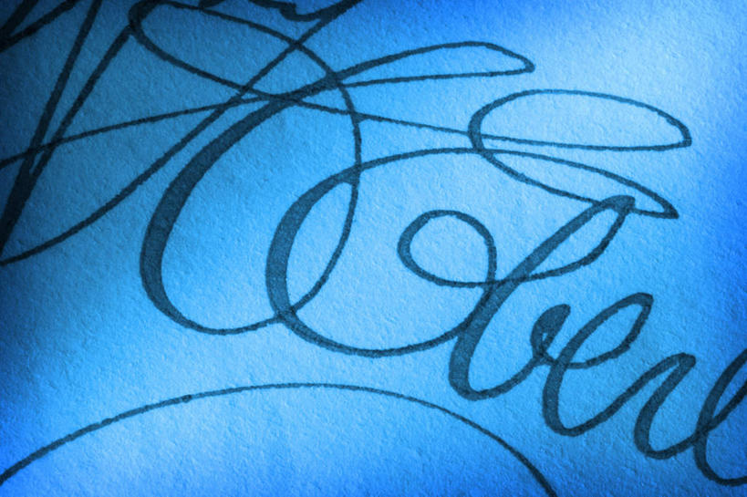 无人,横图,室内,白天,正面,蓝色背景,透明,英文,标志,文字,字符,字母,标识,蓝色,摄影,影棚,英文字母,理智,沉静,冷色,高深,冷淡,信函,彩图,影棚拍摄,拍摄