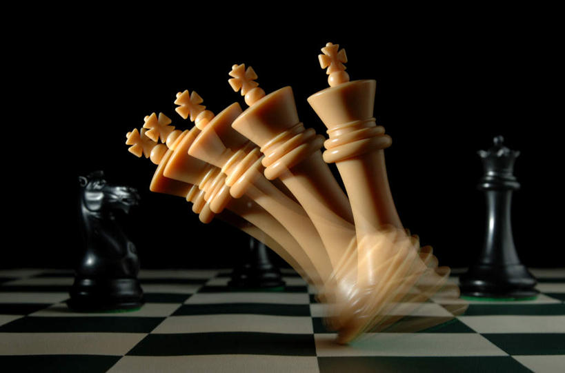 无人,横图,室内,白天,正面,游戏,快乐,比赛,竞争,一排,许多,整齐,很多,倒下,玩,娱乐,排列,黄色,黑色,象棋,休闲,棋盘,国际象棋,益智,活动,队列,发泄,消遣,智力,宣泄,玩耍,嬉戏,彩图