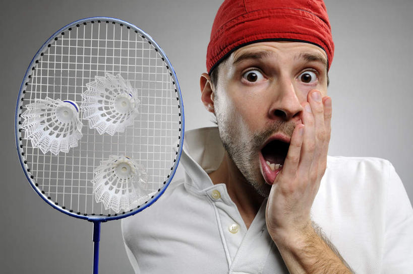 西方人,一个人,运动员,站,横图,室内,特写,白天,白色背景,正面,锻炼,运动,羽毛球,羽毛,欧洲,欧洲人,仅一个男性,仅一个人,服装,惊讶,头巾,球拍,羽毛球拍,羽毛球装备,休闲装,运动器械,仅一个年轻男性,衣服,站着,张嘴,休闲,休闲服,健身器械,遮,遮掩,摄影,服饰,影棚,惊奇,掩盖,遮挡,健身器材,张大嘴巴,遮盖,羽毛球球拍,掩饰,体育,羽毛球运动,男人,男性,年轻男性,白种人,张开嘴,体育运动员,运动选手,站立,半身,彩图,影棚拍摄,健身,拍摄,运动器材