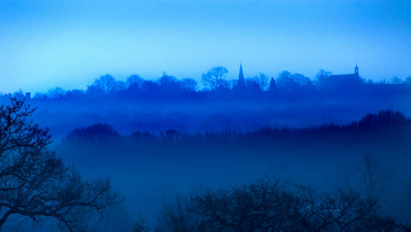 无人,横图,室外,白天,正面,旅游,度假,美景,树林,植物,雾,朦胧,模糊,景观,云,云朵,云彩,娱乐,树,树木,蓝色,绿色,白云,蓝天,天空,自然,天,享受,休闲,景色,放松,生长,晴朗,成长,迷雾,自然风光,大雾,晴空,彩图