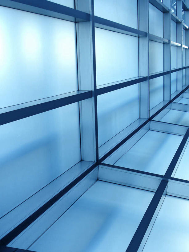 无人,竖图,俯视,室内,白天,窗户,许多,透明,很多,玻璃窗,排列,蓝色,矩形,理智,沉静,摆列,冷色,高深,冷淡,彩图,高角度拍摄,布列,分列