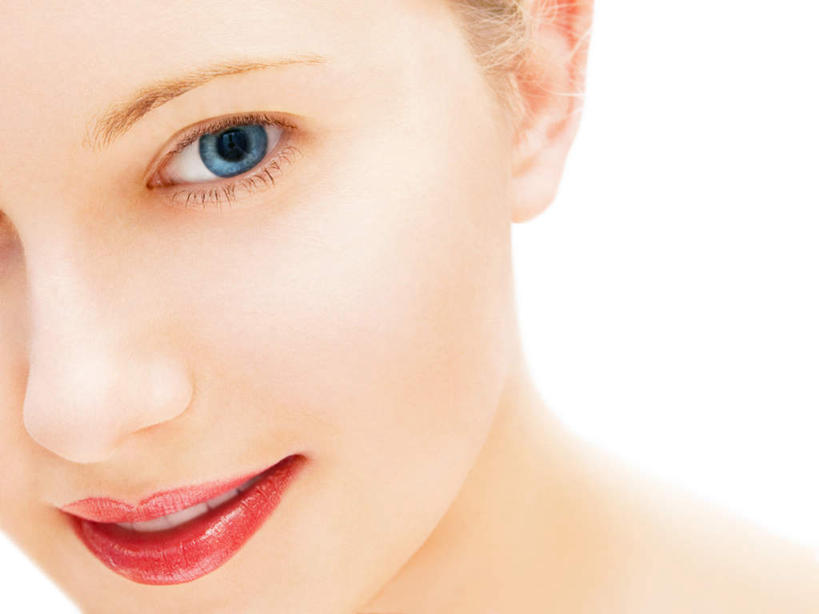 西方人,脸,头,眼睛,鼻子,嘴,脸颊,眉毛,睫毛,一个人,横图,室内,特写,白天,正面,化妆,欧洲,欧洲人,瞳孔,仅一个年轻女性,仅一个女性,仅一个人,注视,口红,观察,看,眼部,观看,察看,红唇,关注,尤物,年轻女性,女人,女性,白种人,头部,鼻,鼻孔,睫,脸部,脸蛋,眉,面部,眼,眼睫毛,眼眉,嘴巴,嘴唇,半身,彩图,眼眉毛,佳丽,丽人,美人