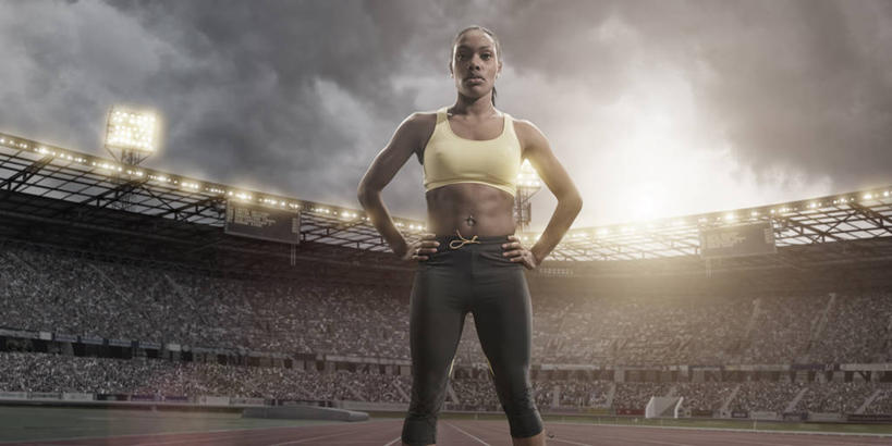 西方人,一个人,运动员,体育馆,运动场,站,横图,室外,白天,正面,运动服,照明,欧洲,非洲,黑人,欧洲人,仅一个年轻女性,仅一个女性,仅一个人,服装,乌云,云,阴天,云朵,跑道,看台,灯光,云彩,注视,体育场,手叉腰,座位,灯,衣服,天空,灯具,天,叉腰,观察,看,站着,射灯,服饰,田径场,观看,照亮,察看,双手叉腰,昏暗,衣着,阴沉,照明设备,穿着,关注,塑胶跑道,运动馆,衣饰,坐位,年轻女性,女人,女性,非洲人,体育运动员,运动选手,站立,半身,彩图,全天候田径运动跑道,边界线,运动装