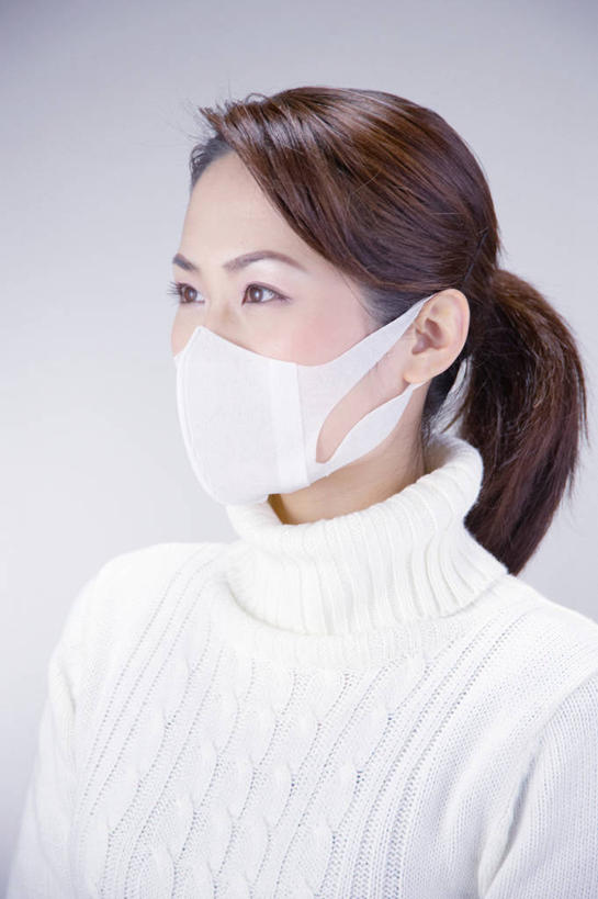 东方人,一个人,站,竖图,室内,白天,正面,毛衣,亚洲,仅一个年轻女性,仅一个女性,仅一个人,灰色背景,分离,过滤,分开,注视,黄种人,口罩,观察,看,站着,隔断,遮掩,摄影,影棚,观看,隔离,察看,卫生,掩盖,遮挡,关注,净化,间隔,预防,线衫,遮盖,防尘,掩饰,断绝,隔开,屏蔽,屏绝,远离,中断,阻遏,阻隔,毛线衣,绒线衣,年轻女性,女人,女性,亚洲人,站立,半身,彩图,影棚拍摄,绒衣,套衫,套头毛衣,线衣,拍摄