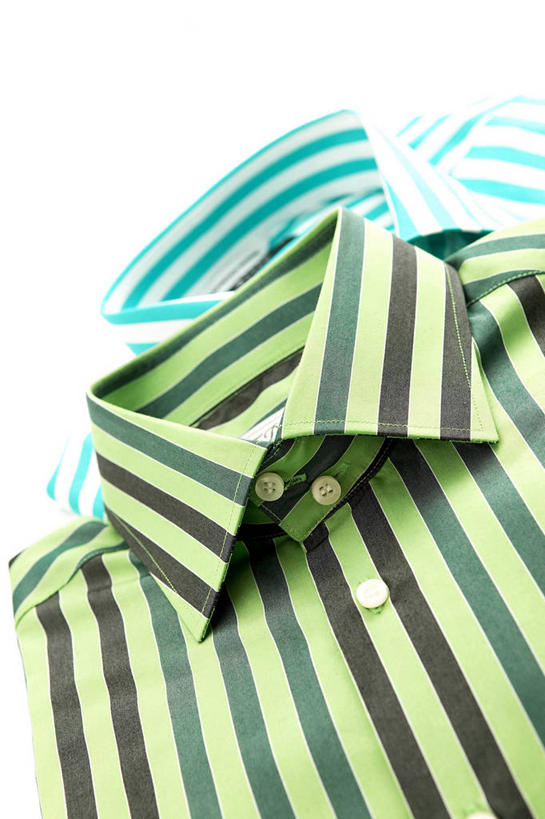 无人,竖图,俯视,室内,特写,白天,白色背景,衬衫,静物,条纹,服装,衣服,两件,摄影,服饰,影棚,衣着,穿着,衣饰,彩图,高角度拍摄,影棚拍摄,衬衣,拍摄