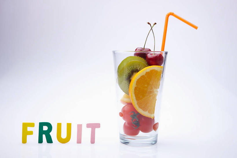 无人,横图,室内,白天,白色背景,正面,樱桃,蔬菜,西红柿,小番茄,杯子,水果,一堆,许多,堆叠,堆积,新鲜,英文,标志,文字,字符,塑料,字母,生食,食品,果实,很多,标识,蔬果,玻璃制品,食物,一个,水杯,塑料制品,吸管,想,摄影,有机食品,绿色食品,影棚,单个,堆,英文字母,空心,甜橙,饮管,小西红柿,樱桃小番茄,珍珠小番茄,玻璃杯,樱珠,莺桃,英桃,楔桃,牛桃,荆桃,橙子,橙,樱桃番茄,圣女果,番茄,彩图,影棚拍摄,拍摄,鹄壳,黄橙,黄果,金橙,金环,金球,糖橙,圆柱状