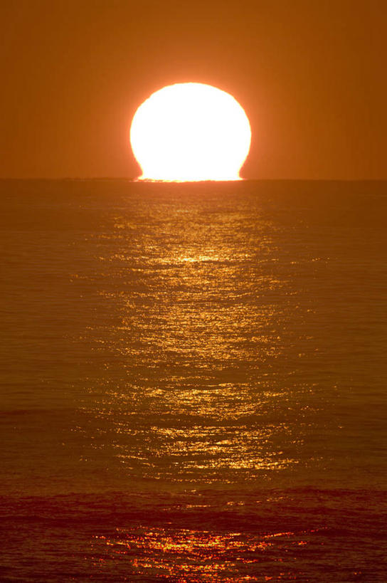 无人,竖图,室外,白天,正面,旅游,度假,日出,海浪,海洋,美景,太阳,日本,亚洲,景观,浪花,水平线,辽阔,朝霞,晨曦,海平线,黎明,娱乐,阳光,自然,海水,享受,休闲,广阔,景色,放松,一望无际,自然风光,海景,东亚,本州,茨城,茨城县,关东地方,本州岛,日本国,大洗町,无边无际,一马平川,大海,风浪,海,海水的波动,近岸浪,涌浪,朝阳,彩图,卯时,破晓,日始,水天相接,水天一线