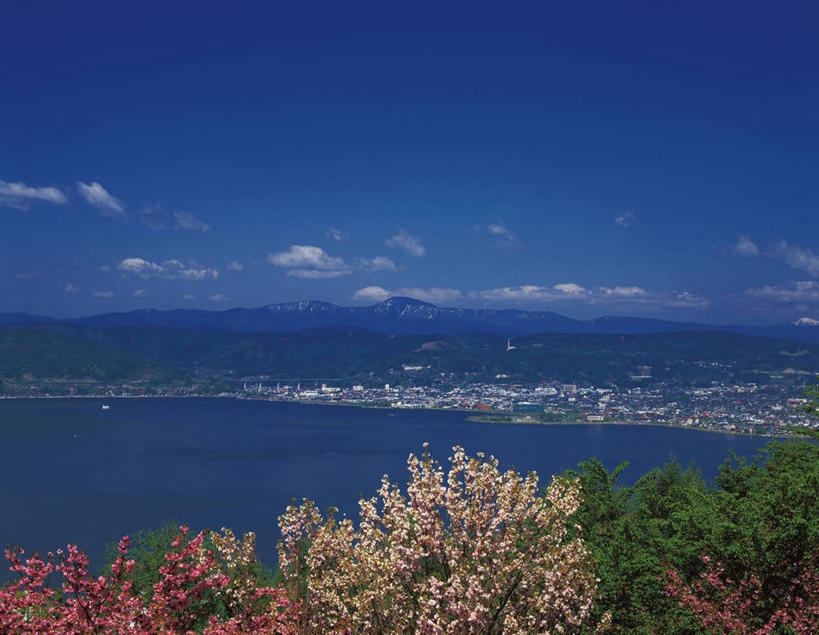 无人,横图,俯视,室外,白天,旅游,度假,幸福,纯洁,湖,湖泊,美景,森林,山,山脉,树林,水,植物,樱花,长野县,日本,亚洲,阴影,波纹,盛开,光线,影子,湖面,景观,山峰,水流,水面,云,云朵,涟漪,山峦,花蕾,云彩,娱乐,花,花瓣,花朵,鲜花,树,树木,蓝色,绿色,白云,倒影,蓝天,水纹,天空,阳光,自然,波浪,湖水,群山,天,花苞,花蕊,享受,休闲,景色,放松,生长,晴朗,成长,等待,倒映,生命,自然风光,东亚,本州,本州岛,日本国,中部地方,水晕,长野,诹访,仙樱花,福岛樱,青肤樱,高尚,热烈,诹访市,诹访湖,反照,晴空,荆桃,彩图,高角度拍摄