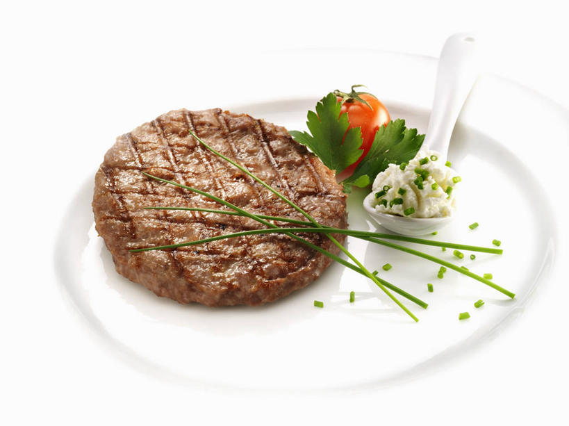 点心,无人,横图,俯视,室内,特写,白天,白色背景,烹饪,西餐,植物,桌面,桌子,蔬菜,西红柿,小番茄,餐具,阴影,新鲜,反射,木制,碟子,盘,影子,勺子,葱,肉,牛排,牛肉,料理,食品,甜点,甜品,草药,药草,菜肴,美食,肉类,中药,食物,糕点,一个,绿色,自然,盘子,木制品,调羹,碟,汤匙,甜食,奶油,西式,摄影,佳肴,有机食品,绿色食品,影棚,生长,单个,成长,细香葱,香葱,乳制品,药材,中草药,肉食,中药材,本草,激凌,克林姆,淇淋,小西红柿,樱桃小番茄,珍珠小番茄,樱桃番茄,圣女果,番茄,彩图,高角度拍摄,影棚拍摄,拍摄