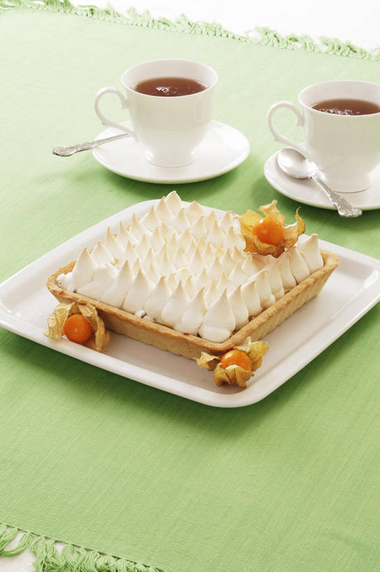 点心,无人,竖图,俯视,室内,特写,白天,下午茶,幸福,茶,桌面,桌子,杯子,餐具,绿色背景,阴影,朦胧,模糊,反射,木制,碟子,盘,影子,勺子,红茶,茶叶,食品,娱乐,蛋挞,食物,糕点,盘子,木制品,水杯,调羹,碟,汤匙,享受,休闲,温馨,放松,乐趣,摄影,影棚,提神,舒适,醒脑,蛋塔,茶杯,彩图,高角度拍摄,影棚拍摄,拍摄